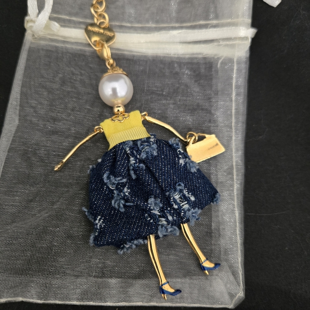 Jewels By Lux Amiche Girlfriend Pendant Vanessa